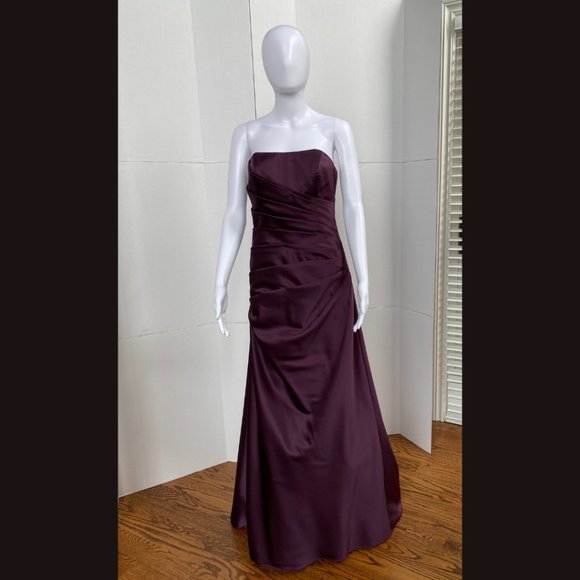 David's Bridal Plum Purple Ruched Strapless Full Length Gown sz 6 Excellent Cond - Picture 1 of 8
